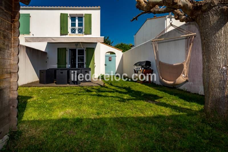 Photo 1 : JARDIN d'une maison située à La Flotte-en-Ré, île de Ré.