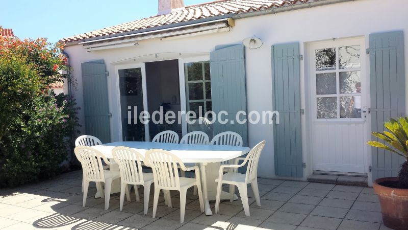 Photo 3 : TERRASSE d'une maison située à Ars, île de Ré.