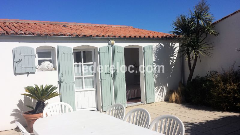 Photo 2 : TERRASSE d'une maison située à Ars, île de Ré.