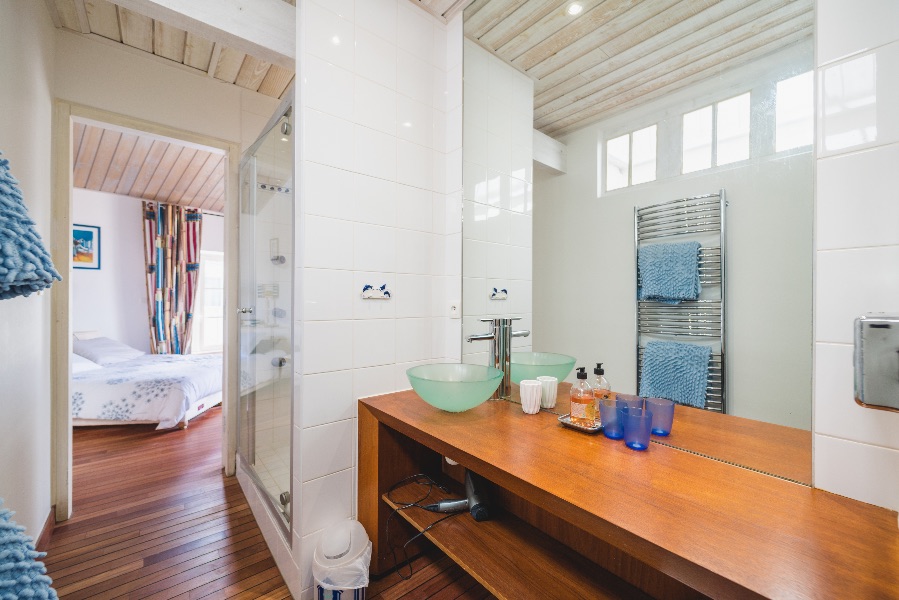 Photo 36 : SALLEDEBAIN d'une maison située à Le Bois-Plage, île de Ré.