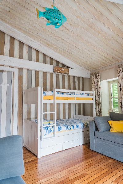 Photo 32 : CHAMBRE d'une maison située à Le Bois-Plage, île de Ré.