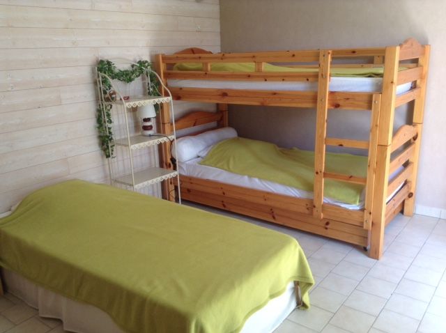 Photo 8 : CHAMBRE d'une maison située à Sainte-Marie-de-Ré, île de Ré.