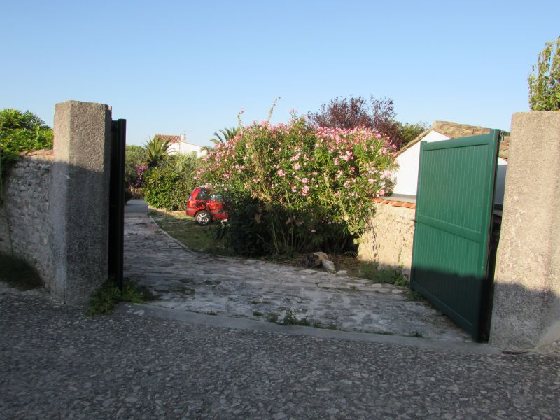 Photo 30 : EXTERIEUR d'une maison située à La Flotte-en-Ré, île de Ré.