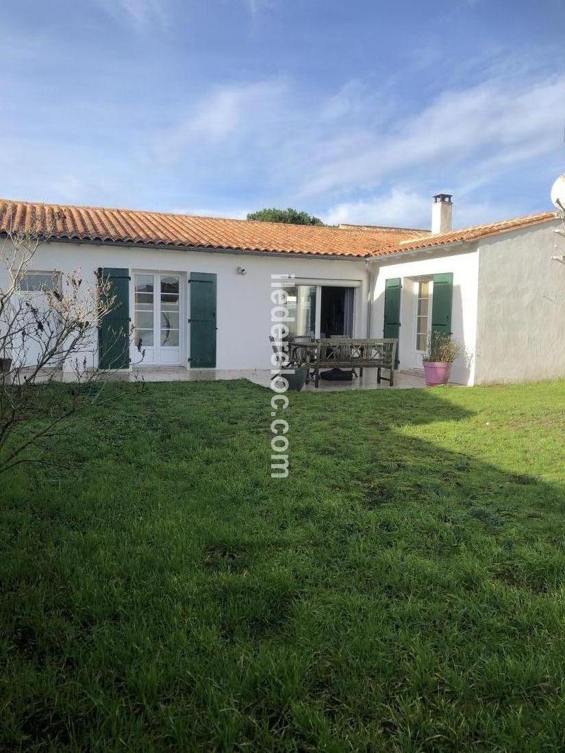 Photo 2 : EXTERIEUR d'une maison située à Rivedoux-Plage, île de Ré.