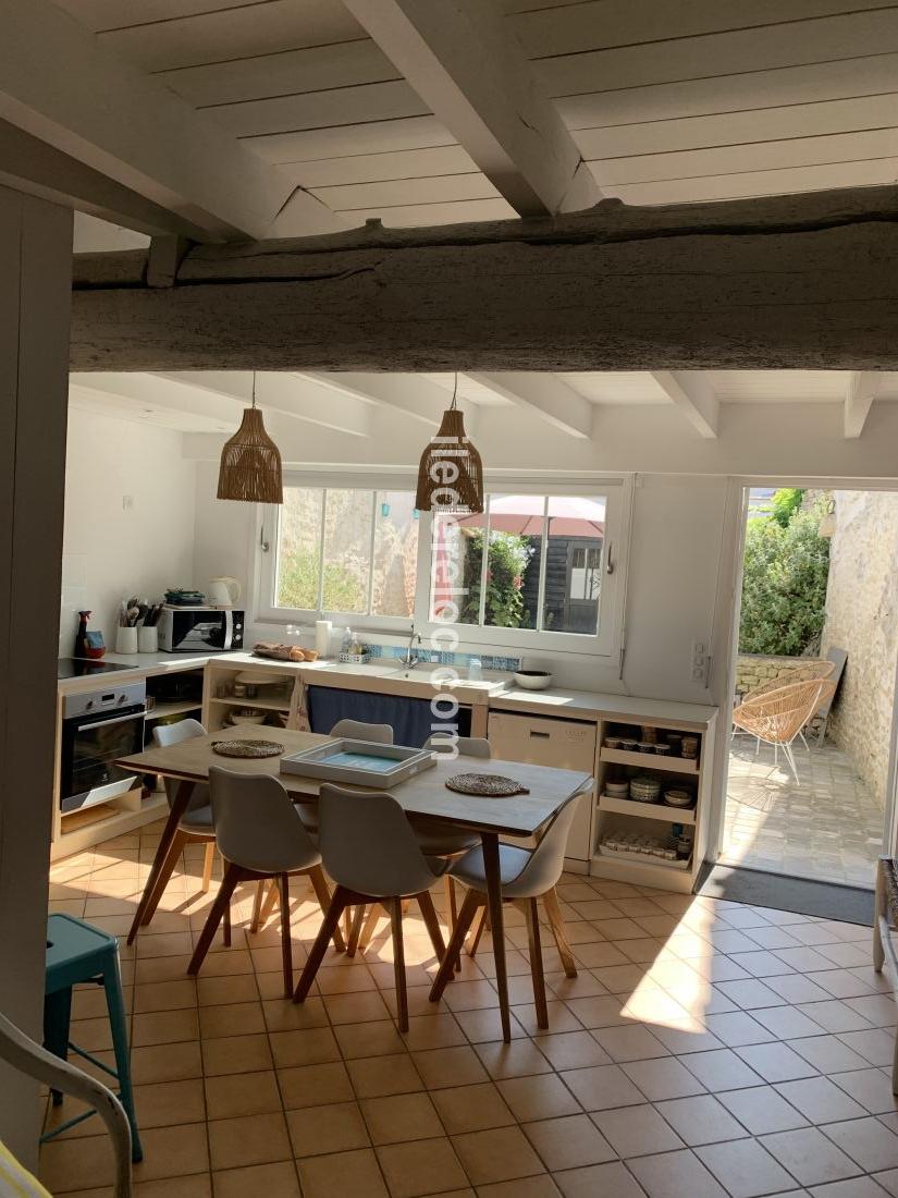 Photo 7 : SEJOUR d'une maison située à Le Bois-Plage-en-Ré, île de Ré.