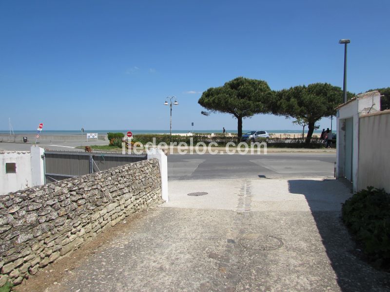 Photo 14 : ENTREE d'une maison située à La Flotte-en-Ré, île de Ré.