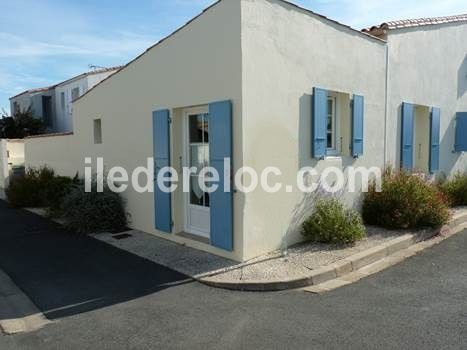 Photo 8 : EXTERIEUR d'une maison située à Saint-Martin-de-Ré, île de Ré.