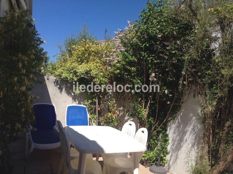 Photo 1 : TERRASSE d'une maison située à La Flotte-en-Ré, île de Ré.