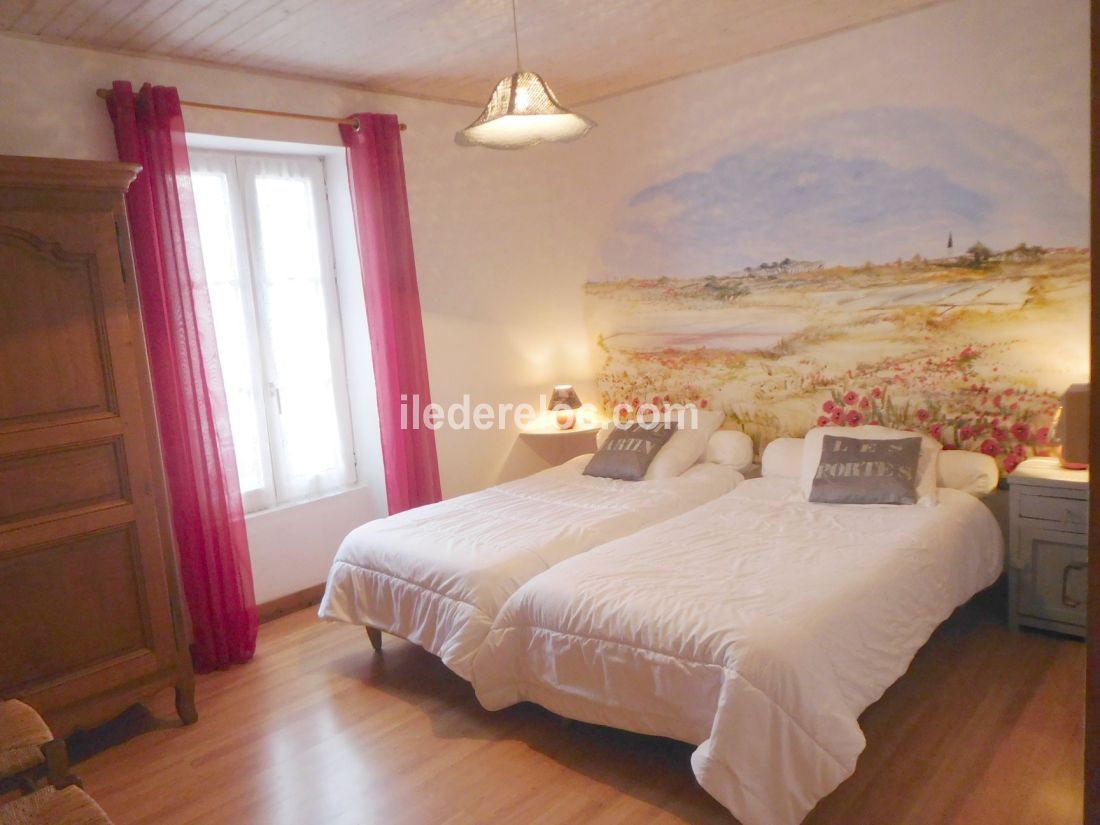 Photo 13 : CHAMBRE d'une maison située à La Flotte-en-Ré, île de Ré.
