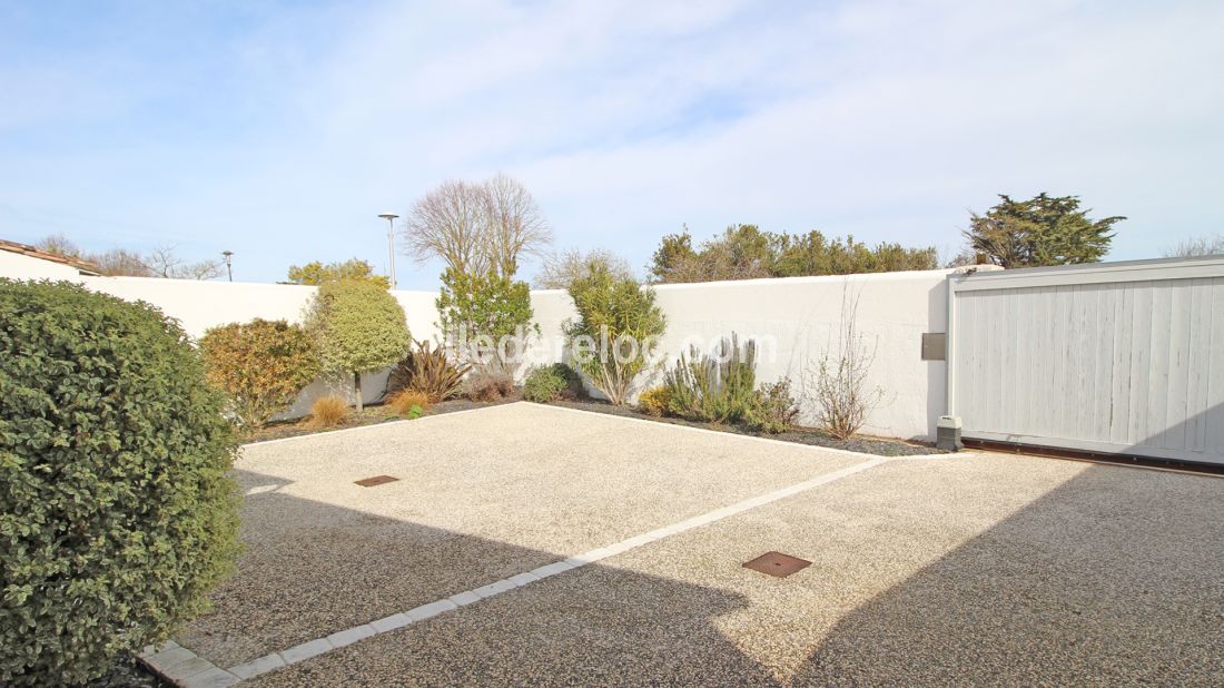 Photo 24 : EXTERIEUR d'une maison situ&eacute;e &agrave; La Flotte-en-R&eacute;, &icirc;le de R&eacute;.