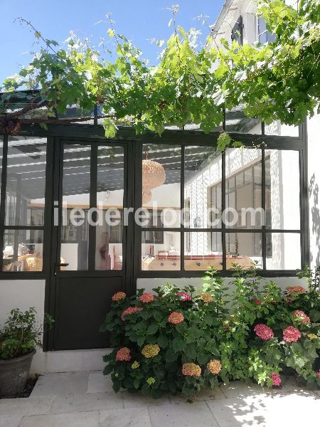 Photo 8 : PATIO d'une maison située à Le Bois-Plage-en-Ré, île de Ré.