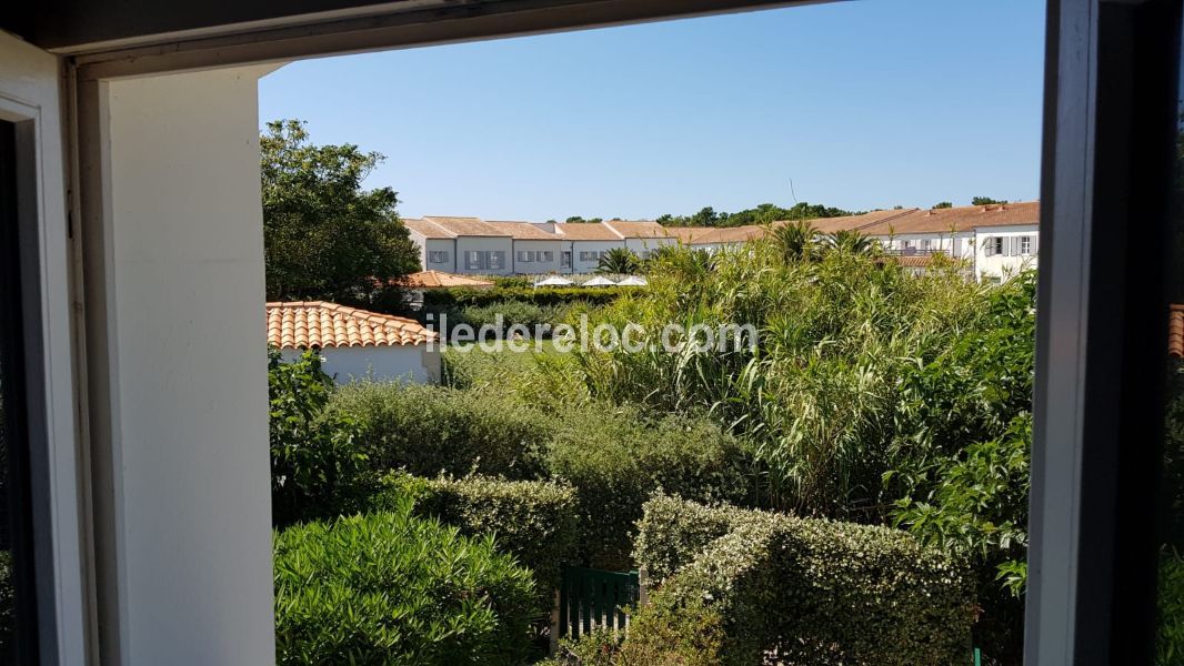 Photo 10 : EXTERIEUR d'une maison située à Ars en Ré, île de Ré.