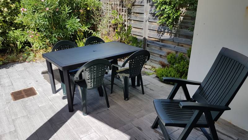 Photo 10 : TERRASSE d'une maison située à Ars en Ré, île de Ré.