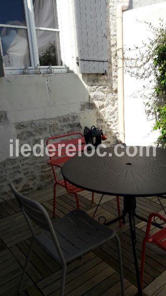 Photo 4 : TERRASSE d'une maison située à Le Bois-Plage-en-Ré, île de Ré.