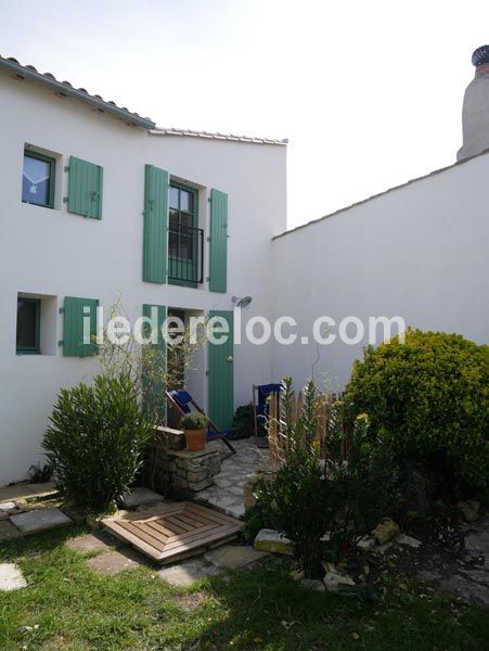 Photo 2 : EXTERIEUR d'une maison située à La Couarde-sur-mer, île de Ré.