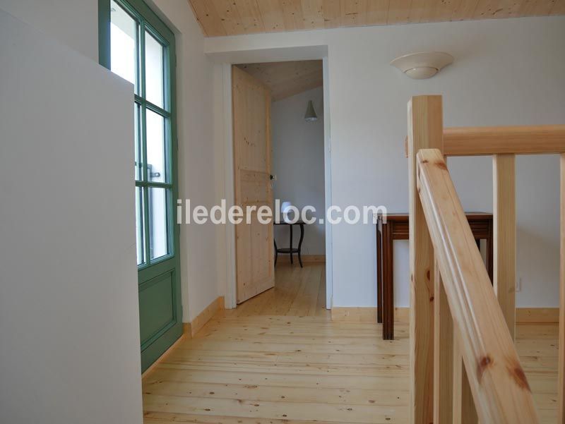 Photo 11 : CHAMBRE d'une maison située à La Couarde-sur-mer, île de Ré.