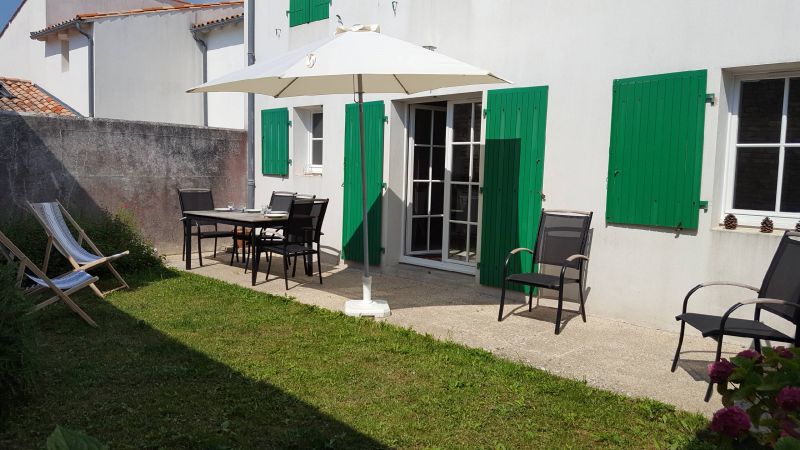 Photo 3 : EXTERIEUR d'une maison située à Saint-Martin, île de Ré.