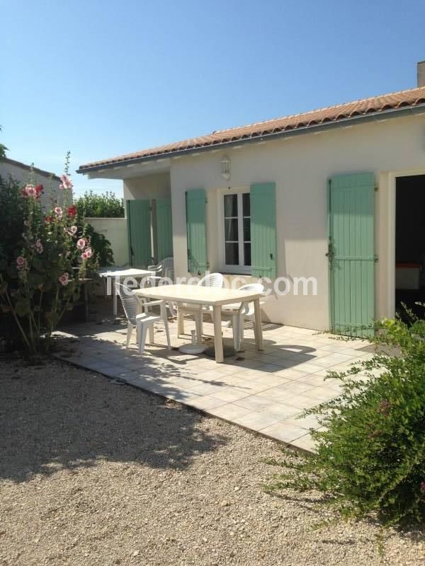 Photo 12 : TERRASSE d'une maison située à Sainte-Marie-de-Ré, île de Ré.