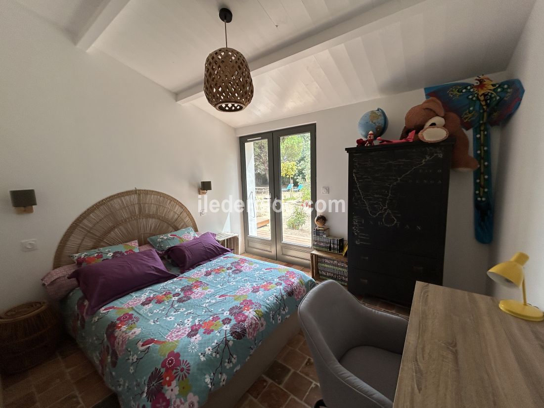 Photo 14 : CHAMBRE d'une maison située à Le Bois-Plage-en-Ré, île de Ré.