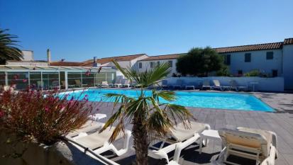 ile de ré Maison 3 toiles avec piscine chauffe  50m de la plage