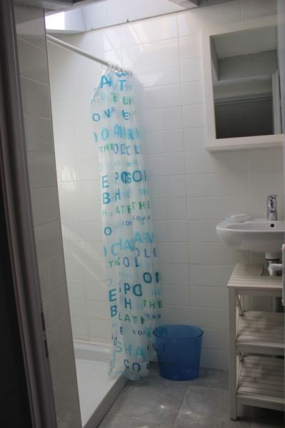 Photo 18 : SALLEDEBAIN d'une maison située à Saint-Clément-des-Baleines, île de Ré.