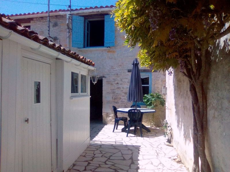 Photo 2 : NC d'une maison située à La Flotte, île de Ré.