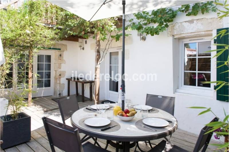 Photo 2 : TERRASSE d'une maison située à La Couarde-sur-mer, île de Ré.