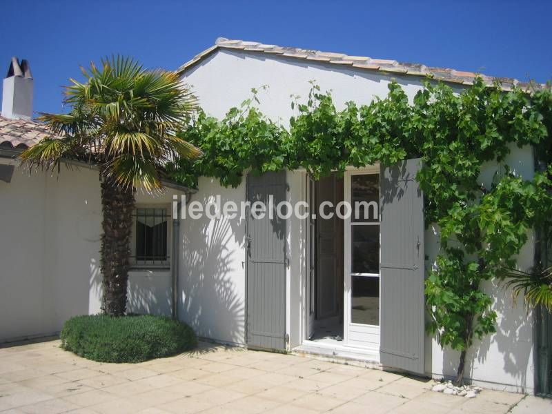 Photo 21 : TERRASSE d'une maison située à Sainte-Marie-de-Ré, île de Ré.