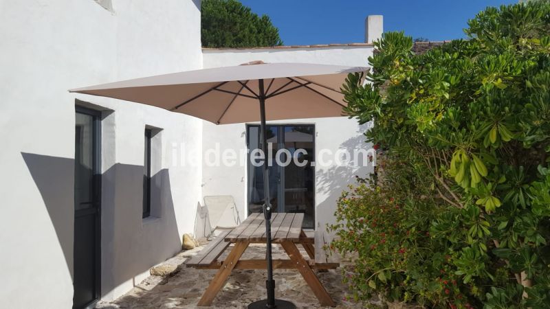 Photo 4 : EXTERIEUR d'une maison située à Les Portes, île de Ré.