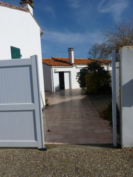 Photo 3 : EXTERIEUR d'une maison située à Saint-Clément-des-Baleines, île de Ré.