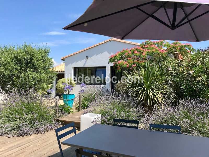 Photo 1 : NC d'une maison située à La Couarde-sur-mer, île de Ré.