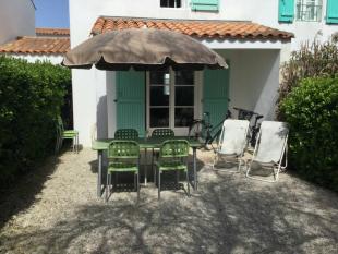 Ile de Ré:Dans résidence avec piscine, maison idéalement située