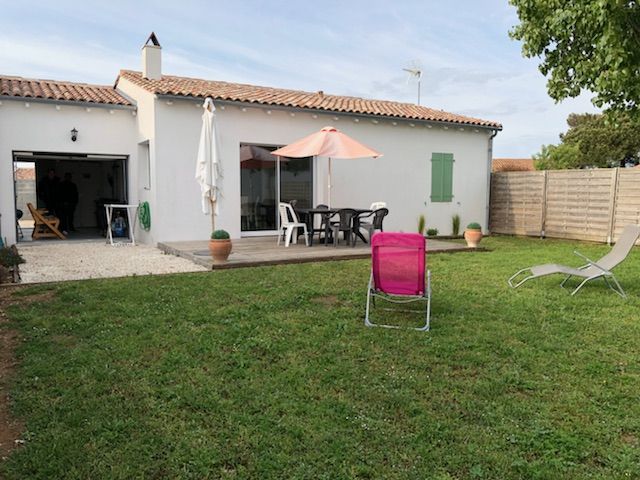 Photo 1 : JARDIN d'une maison située à Loix, île de Ré.