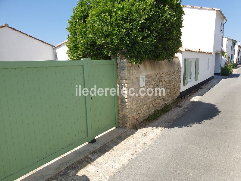 Photo 2 : EXTERIEUR d'une maison située à Loix, île de Ré.