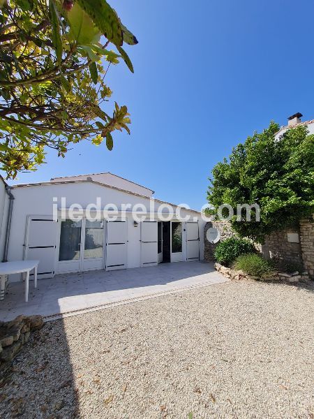 Photo 5 : JARDIN d'une maison située à Loix, île de Ré.