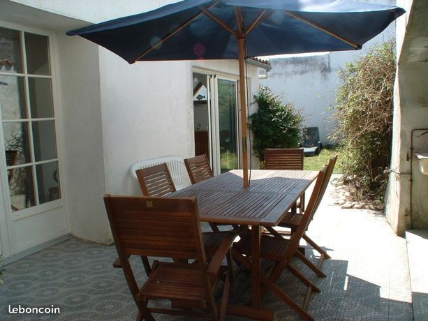 Photo 1 : TERRASSE d'une maison située à Sainte-Marie, île de Ré.