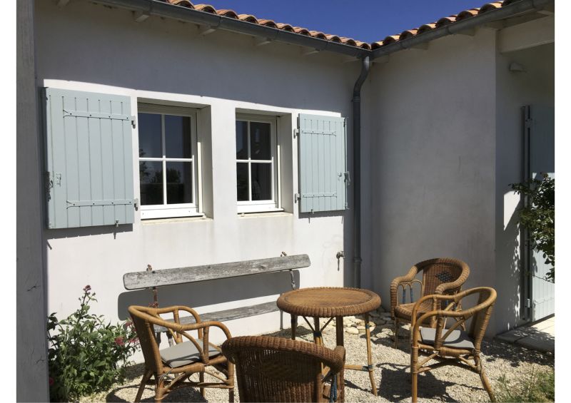 Photo 9 : EXTERIEUR d'une maison située à Loix, île de Ré.