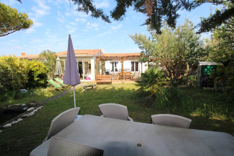 Photo 6 : TERRASSE d'une maison située à La Couarde-sur-mer, île de Ré.