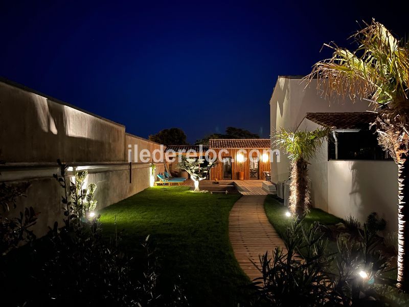 Photo 42 : JARDIN d'une maison située à Loix, île de Ré.