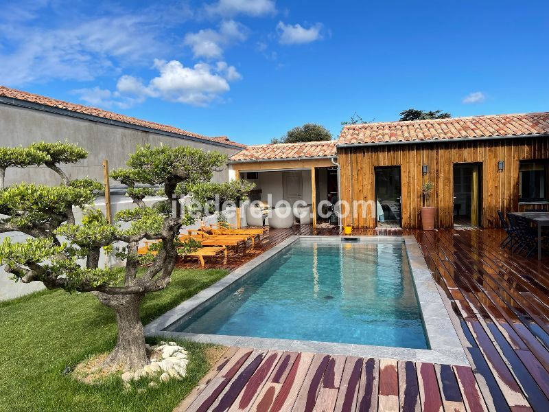 Photo 1 : EXTERIEUR d'une maison située à Loix, île de Ré.