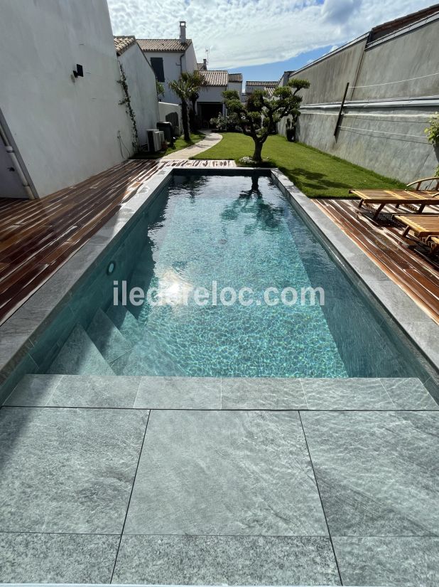 Photo 2 : PISCINE d'une maison située à Loix, île de Ré.