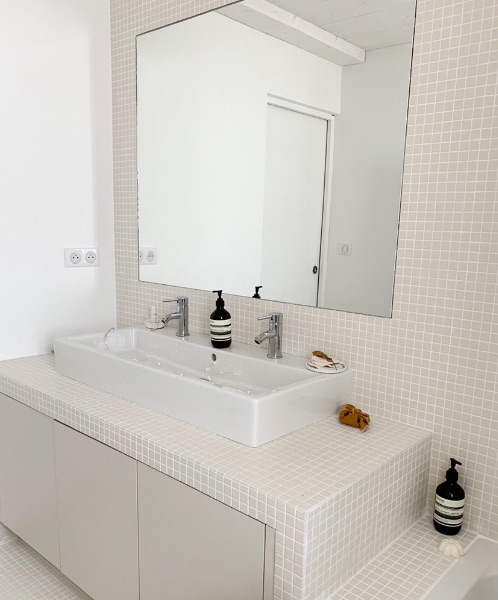 Photo 61 : SALLEDEBAIN d'une maison située à Les Portes, île de Ré.