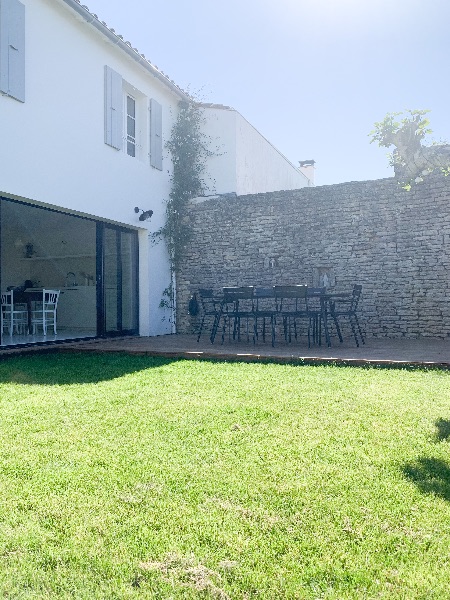 Photo 11 : JARDIN d'une maison située à Les Portes, île de Ré.