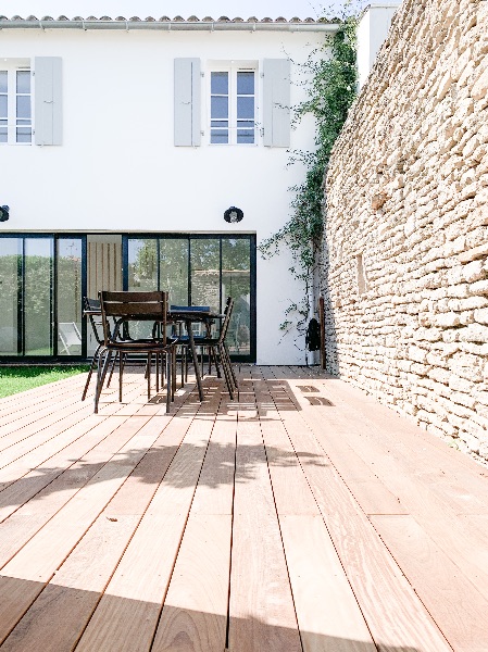 Photo 6 : TERRASSE d'une maison située à Les Portes, île de Ré.