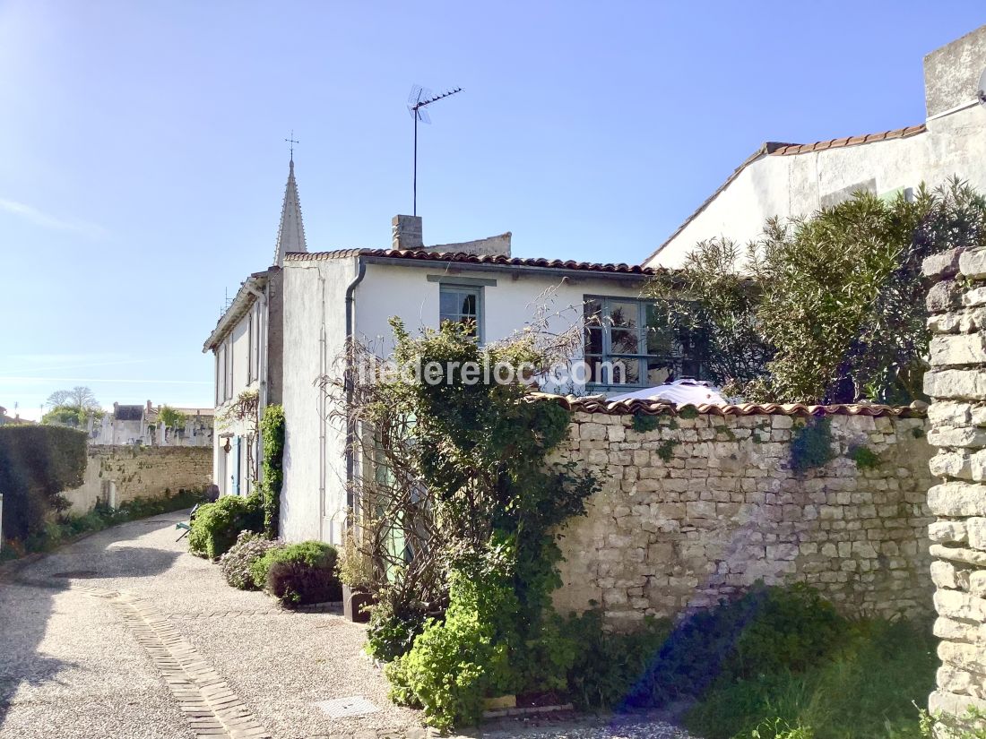 Photo 36 : EXTERIEUR d'une maison située à Sainte-Marie-de-Ré, île de Ré.