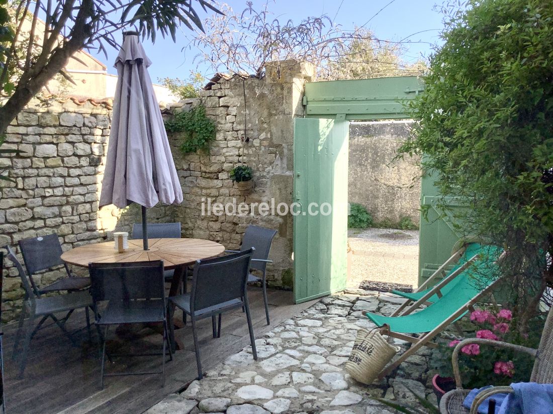 Photo 40 : JARDIN d'une maison située à Sainte-Marie-de-Ré, île de Ré.