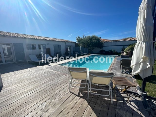 Photo 3 : TERRASSE d'une maison située à Loix, île de Ré.