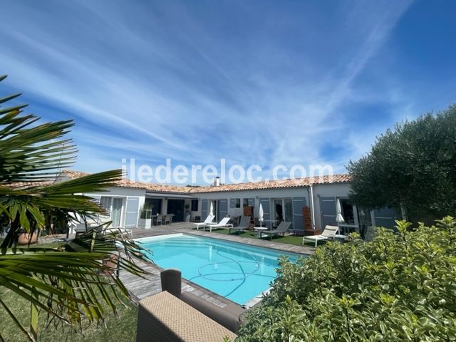 Photo 2 : PISCINE d'une maison située à Loix, île de Ré.