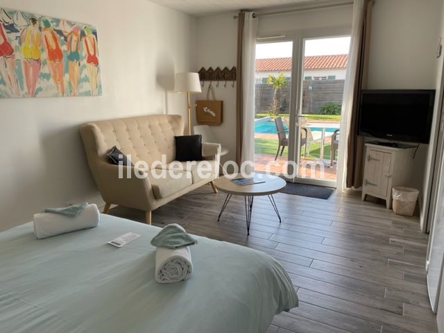 Photo 10 : CHAMBRE d'une maison située à Loix, île de Ré.