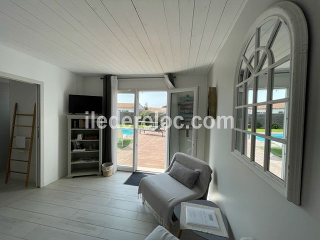 Photo 19 : CHAMBRE d'une maison située à Loix, île de Ré.